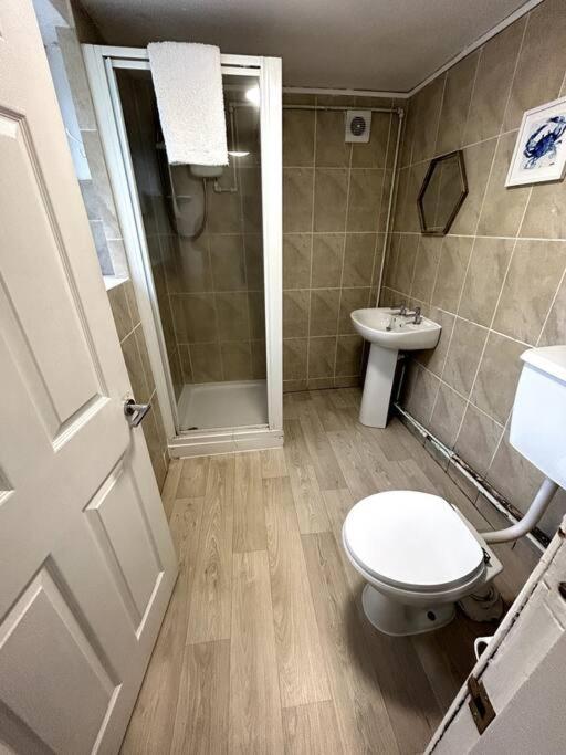 Bright Home From Home Stoke-on-Trent المظهر الخارجي الصورة